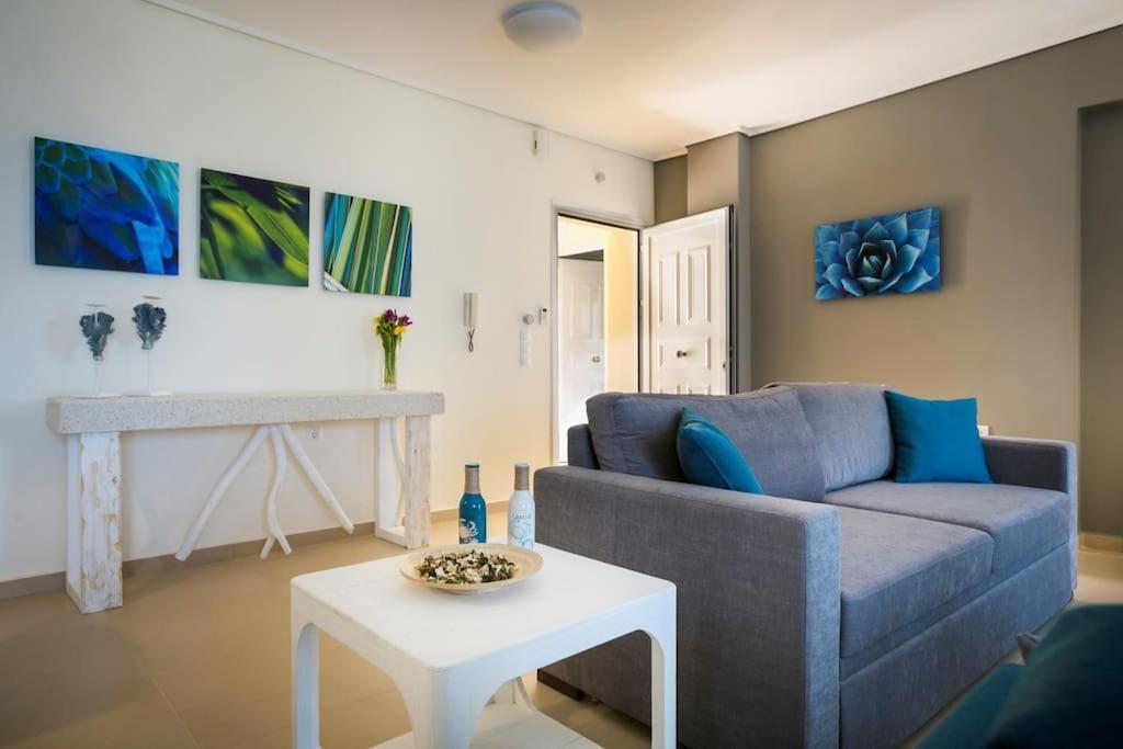 Eucalyptus Suite Sea View كارافوميلوس المظهر الخارجي الصورة