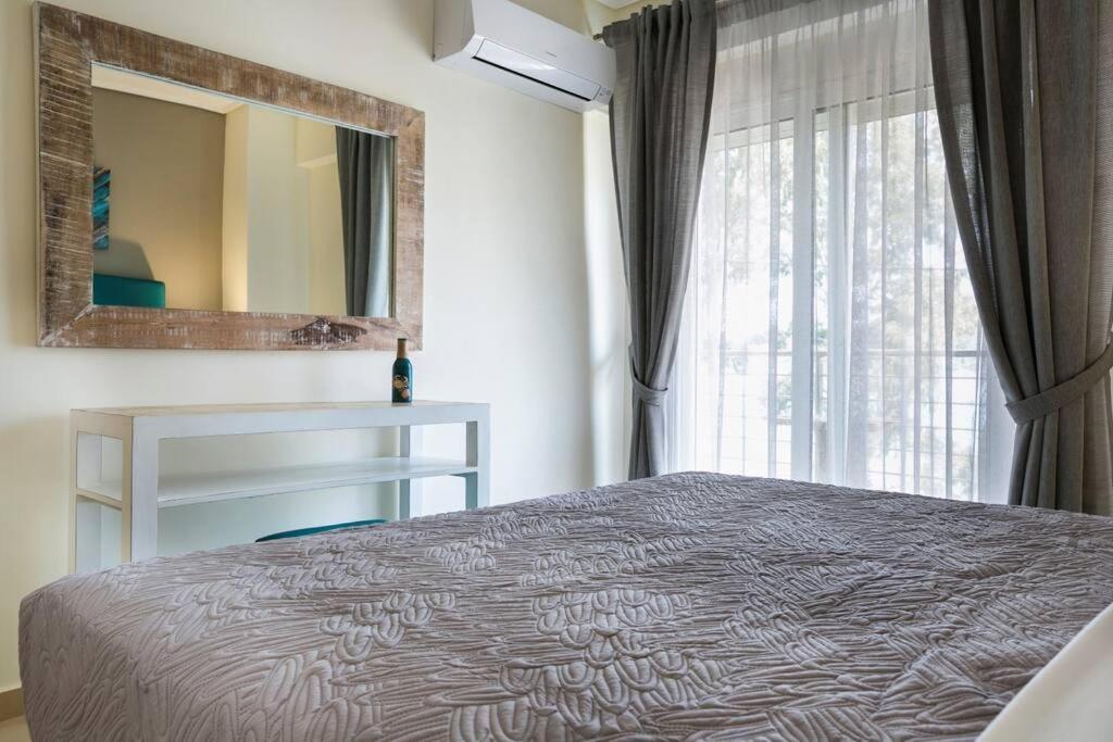 Eucalyptus Suite Sea View كارافوميلوس المظهر الخارجي الصورة