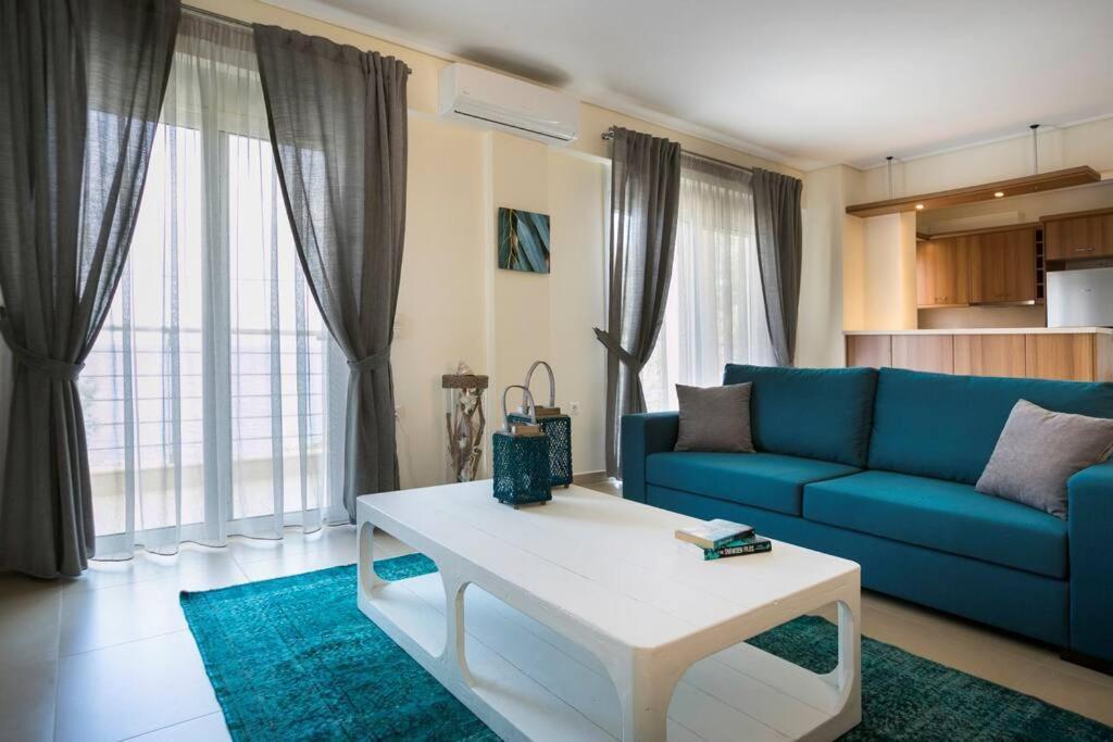 Eucalyptus Suite Sea View كارافوميلوس المظهر الخارجي الصورة